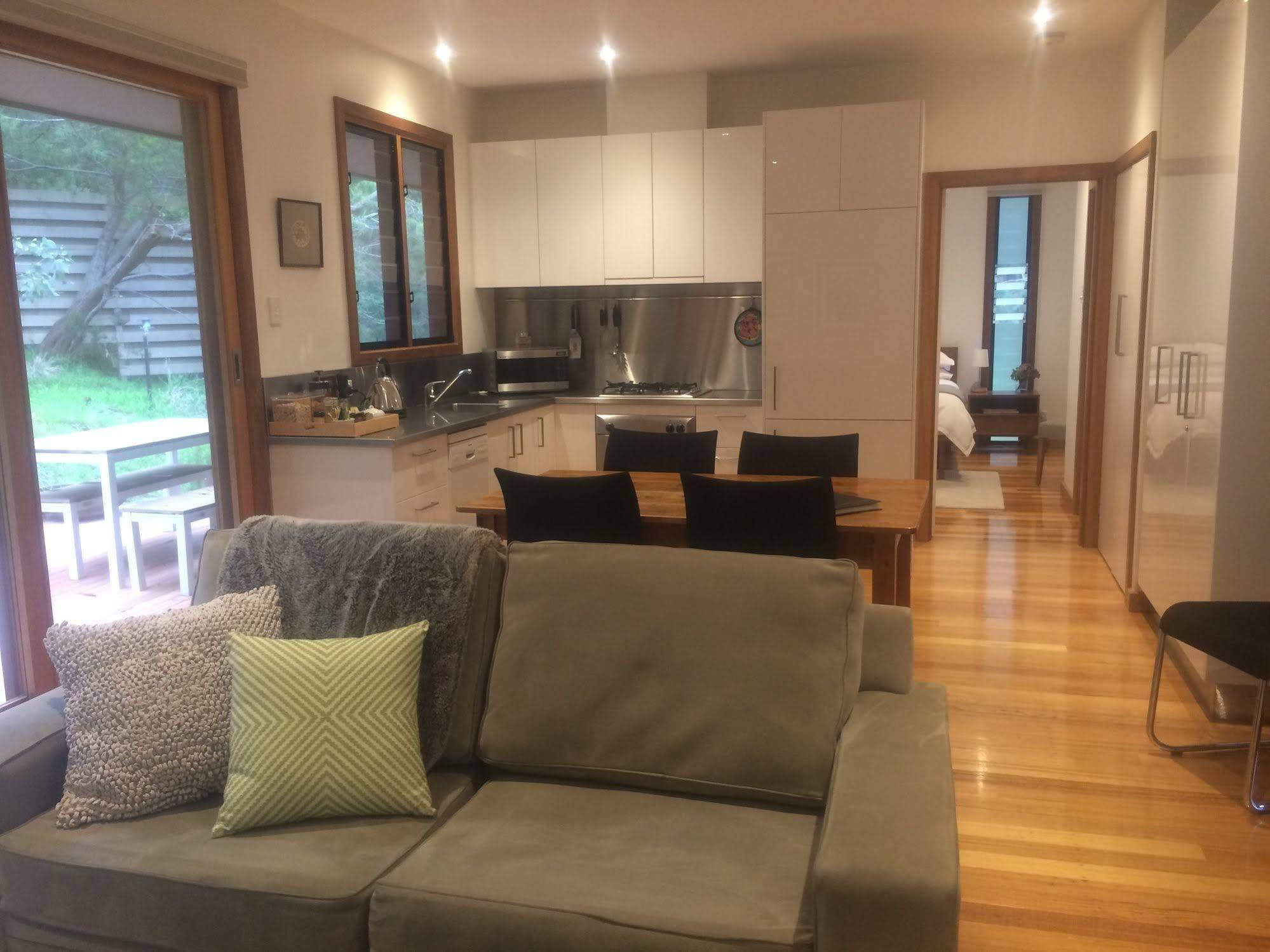 Cladich Pavilions Bed And Breakfast Aldgate Экстерьер фото